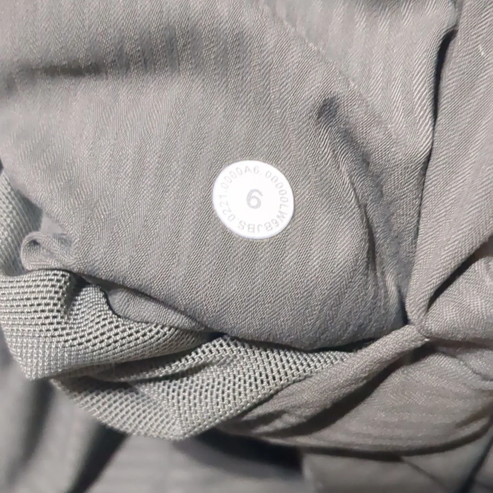 Lululemon Dance Studio Mid-Rise Green- Grey Cropped Pants Size 6 - Picture 13 of 13